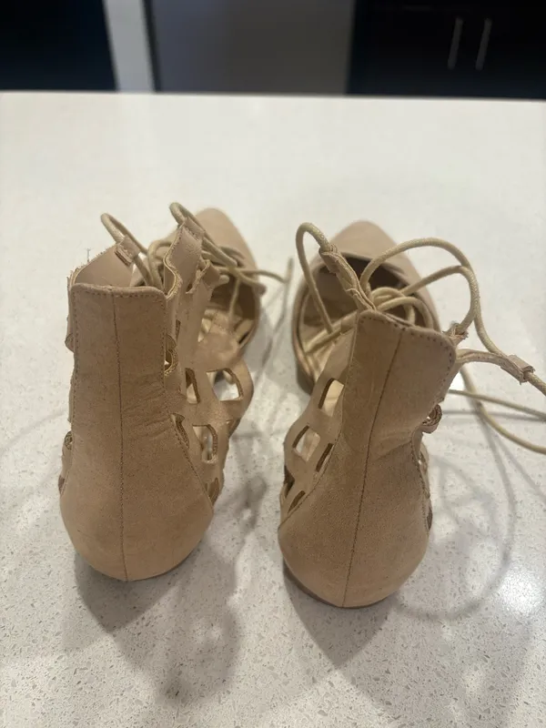 Tan pointed toe lace up flats Size 7.5 - Image 4