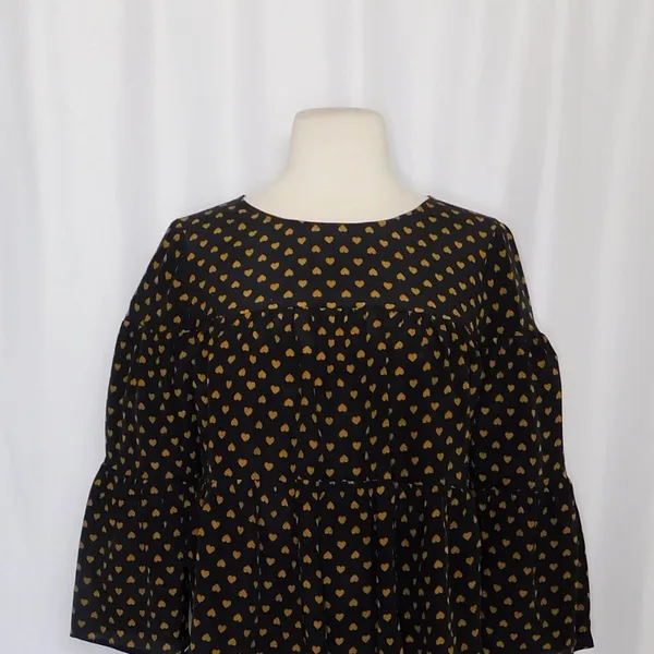 MADEWELL Silk Black Gold Heart Flip Button Back Tiered Top Blouse X-Small - Image 3