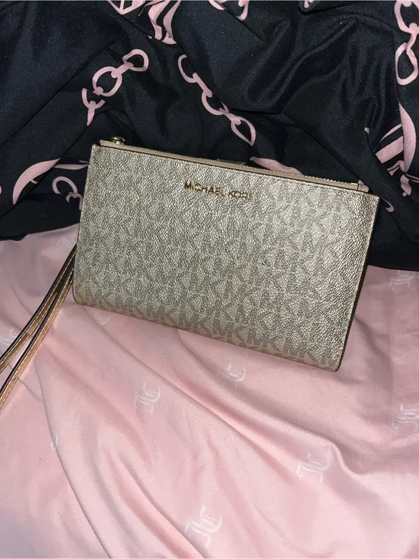 Michael Kors Logo Wristlet Wallet - Image 5