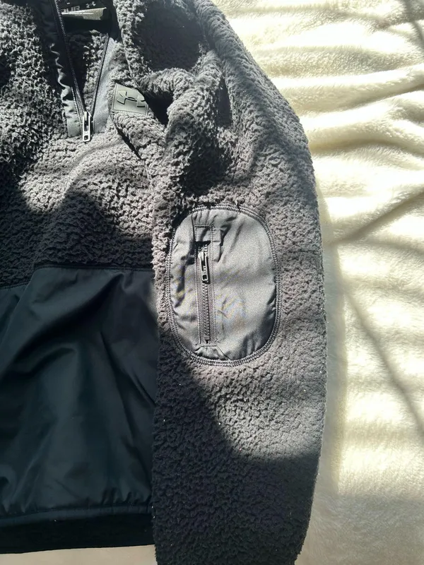 Under Armour Quarter-Zip Black - Image 3