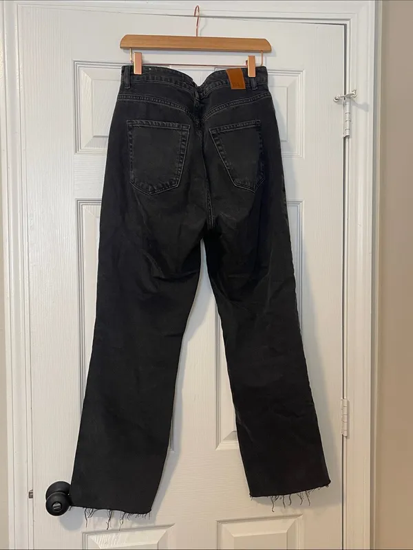 ZARA Black Straight-Leg Raw Hem Jeans - Image 2