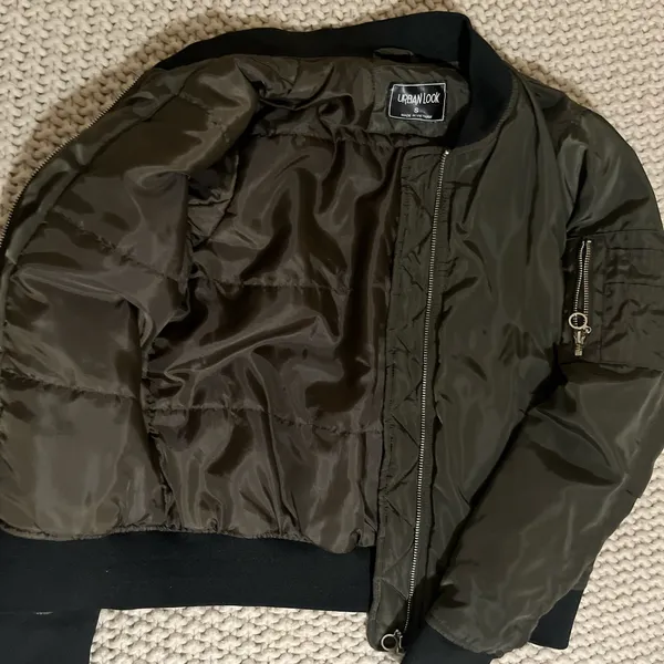 Green bomber jacket - Image 2
