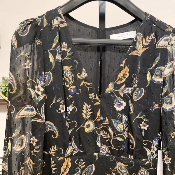 ASTR the Label Anais Dress Black Multi Floral - Image 3