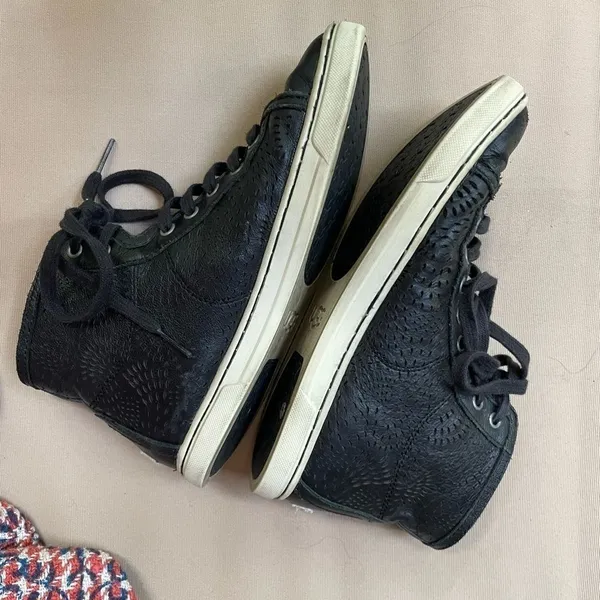 UGG‎ Blaney Leather Zipper High Top Sneaker - Image 10
