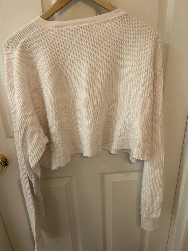 Brandy Melville Cropped Sweater - Image 2