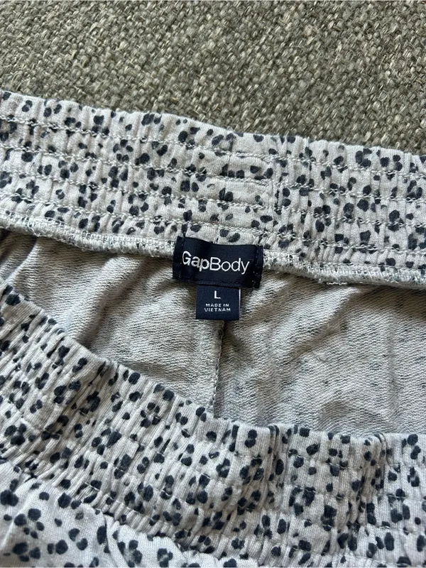 Gap Animal Print White & Black Lightweight Sleep Shorts w/elastic waist | Large - Image 4