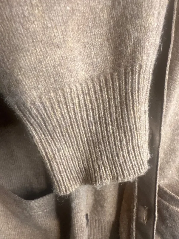 Uniqlo 100% Wool Cardigan Sweater Women's Medium Beige Button Front Pockets - Image 2