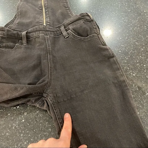 Levi’s Sexy Soft Black Denim Skinny Fit Overalls Size‎ 26 Size 2 - Image 14