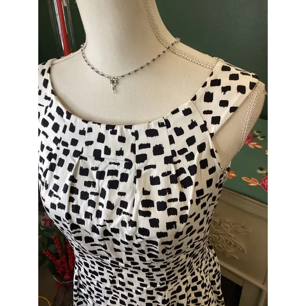 Calvin Klein Fit and Flare Dress SZ Small Black White Abstract Print‎ Excellent - Image 2