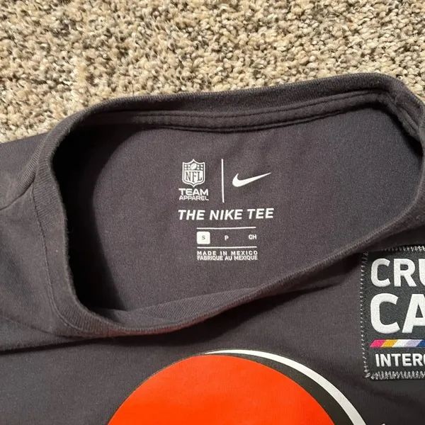 CLEVELAND BROWNS Womens Nike T-Shirt Crucial Catch Intercept Cancer size small - Image 3