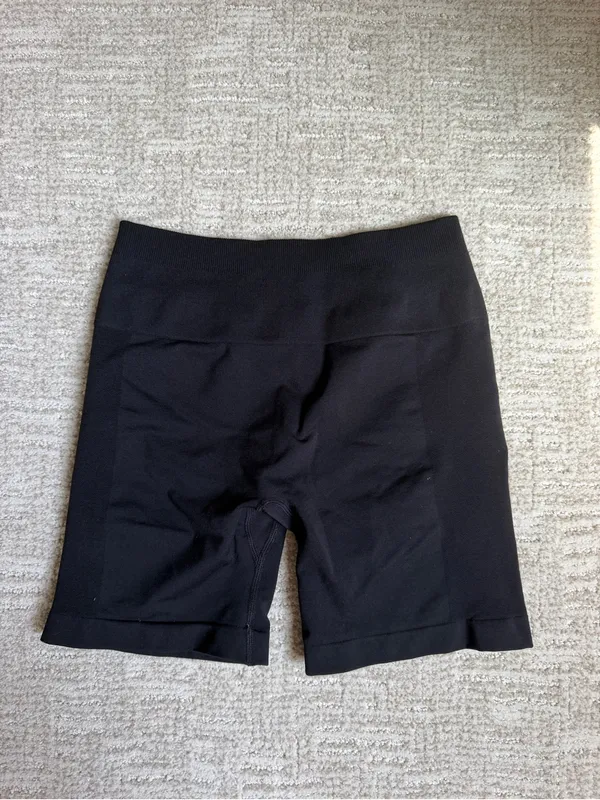 Aurola High-Waist Black Sculpting Bike Shorts - Image 4
