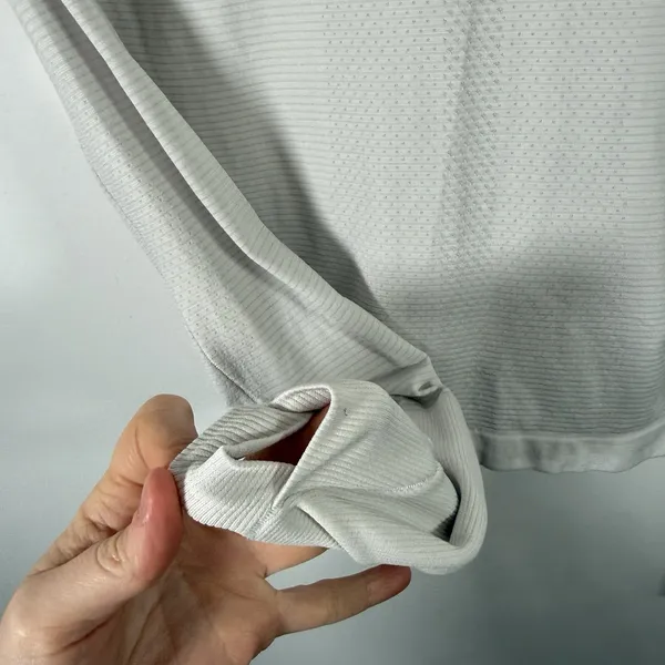 Lululemon Swiftly Tech 2.0 Long Sleeve Shirt White Race Length Gym Womens‎ 6 - Image 7