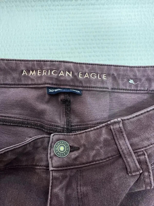 American eagle burgundy women jeans size 14 super stretch - Image 3