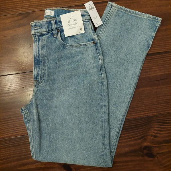 Abercrombie & Fitch The 90's Straigh - Ultra High Rise, Size 28 6r. - Image 2