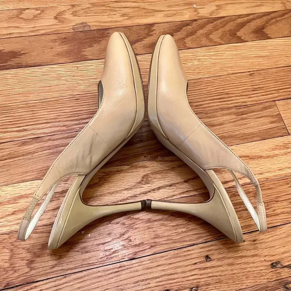 Anne Klein AKNARA Beige Leather Pointed Toe Slingback Kitten Heels Size 8.5M - Image 6