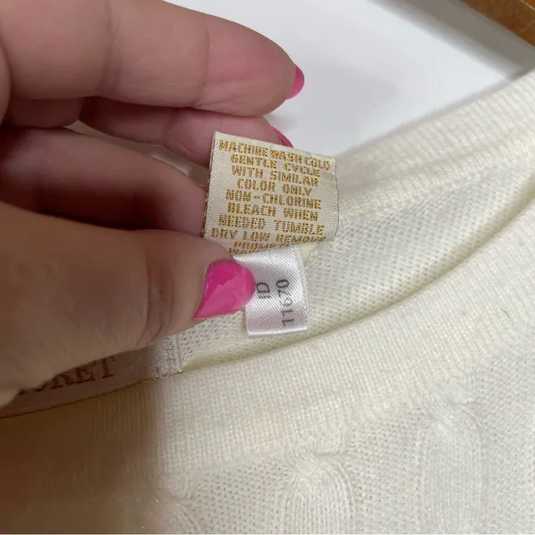 Victoria’s Secret Gold Label Cream Cable Knit Sweater Tunic Medium‎ - Image 4