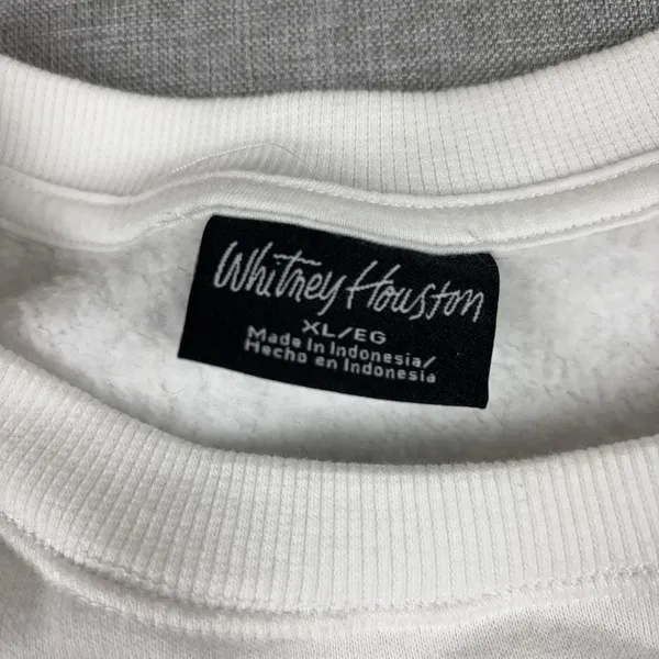 Whitney Houston Sweatshirt Womens XL White I'm Every Woman Cropped Pullover - Image 3