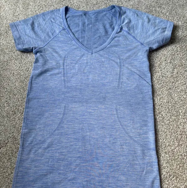 Lululemon Run: Swiftly Tech V Neck in Heathered Lullaby - Image 2