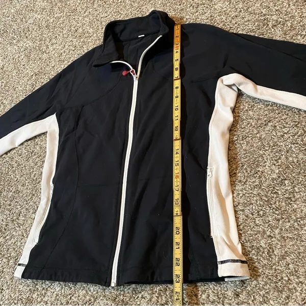 Lululemon Activewear Zipper Top Size 2 - Image 8
