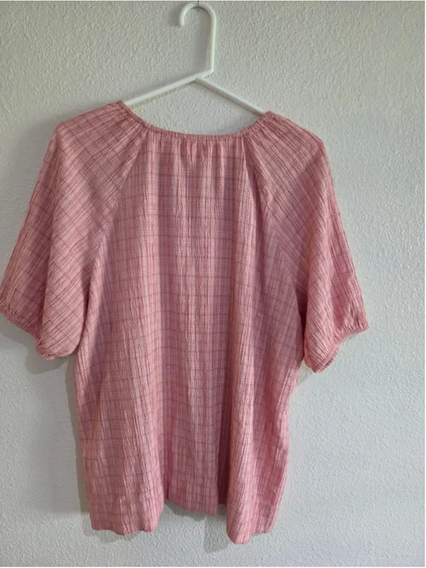 Westbound Women’s L Salmon Pink Textured Short Sleeve Blouse - Image 2