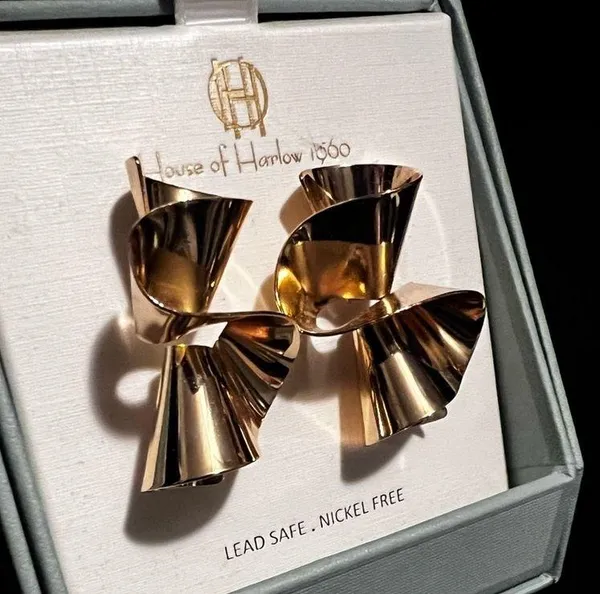House of Harlow earring. Gold tone NWT - Image 3
