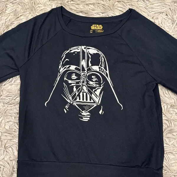Star Wars darth Vader sweatshirt size medium - Image 2