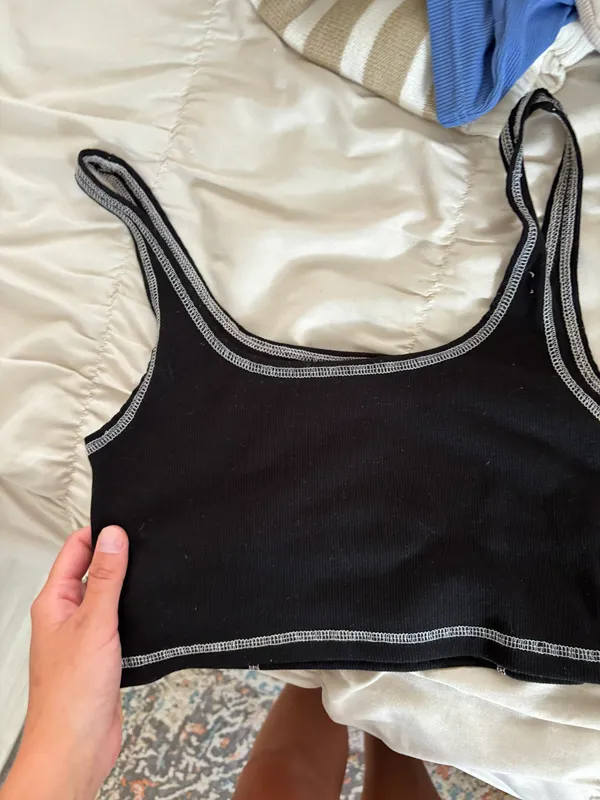 Black Tank With White Outline - Image 4