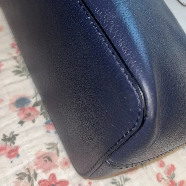 Kate Spade Navy and Cream Satchel with Structured Design - Image 10