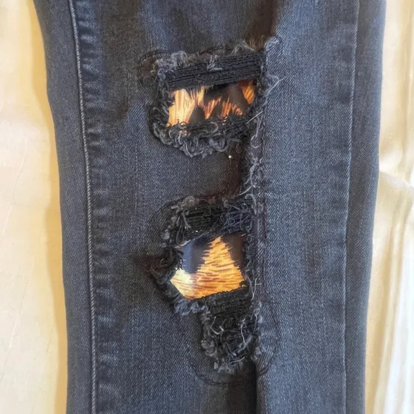 Judy Blue 7/28 Leopard Patch Black High Rise Ripped Skinny Jeans JB82168BK - Image 8