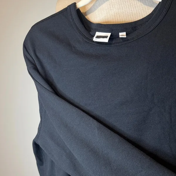 Aritzia "Sunday best" NWOT Black Cropped shirt XL - Image 4