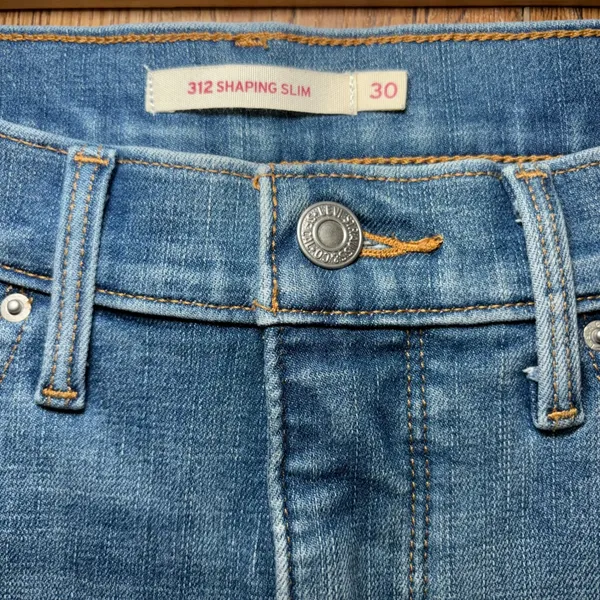 Levi's 312 Shaping Slim Jeans Medium Wash Blue Denim Women's Size 30 - Image 5