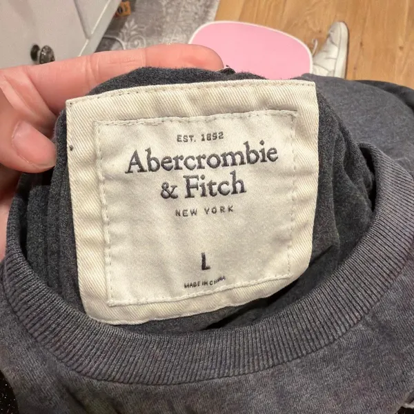 Abercrombie-fitch‎ Women's Grey and Black T-shirt - Image 3