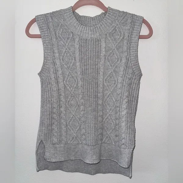 Anthropologie Joie Gray Knit Sweater Vest High Low Tank Top Women’s size small - Image 2