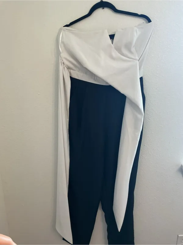 VENUS Two-Tone Strapless Jumpsuit in White & Black - Image 7