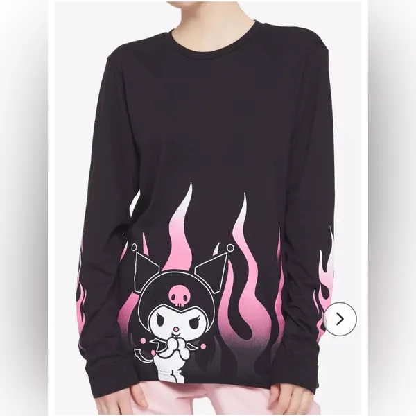 Hot Topic Sanrio Kuromi Pink flames T- shirt SZ M - Image 3