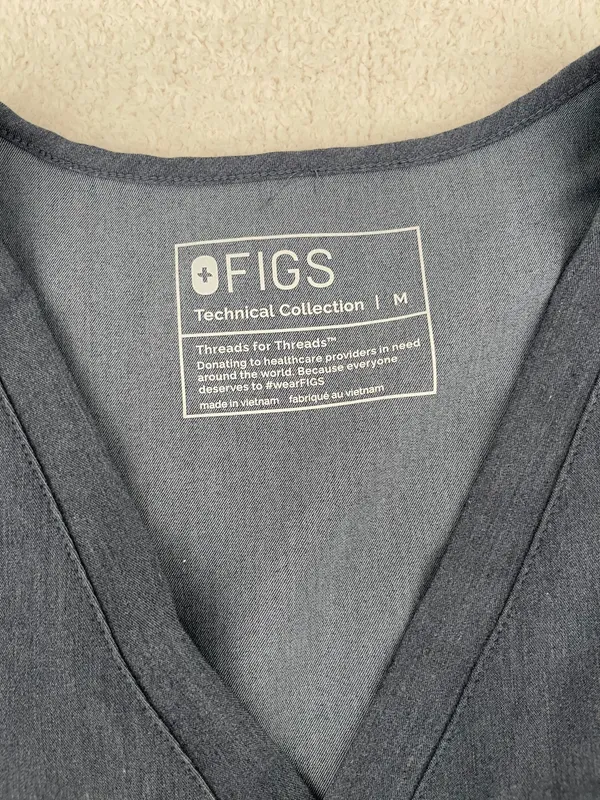 FIGS scrub top - Image 4