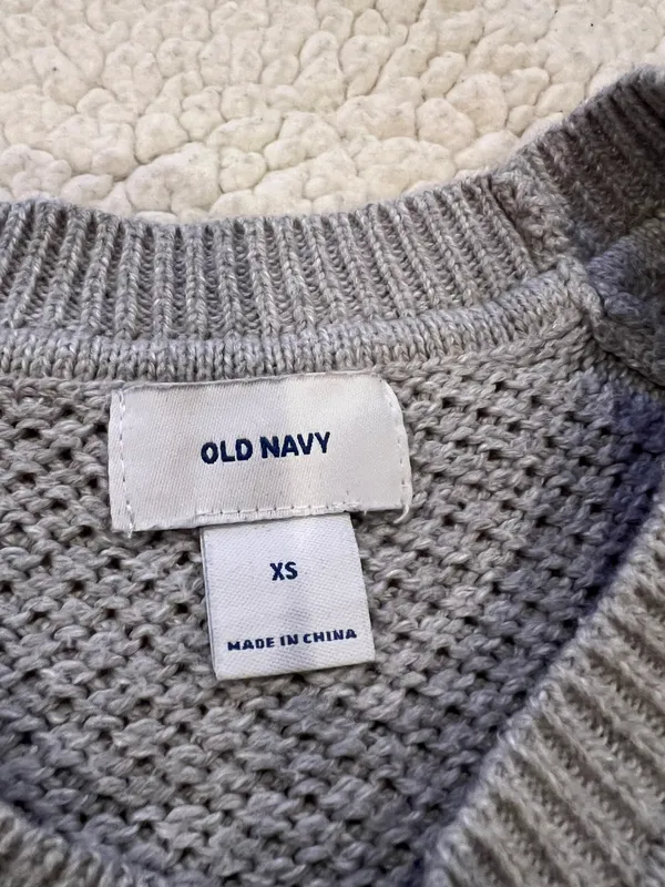 Old Navy Sweater - Image 4