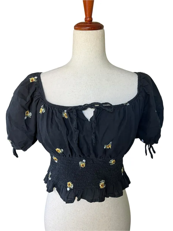 Live 4 Truth embroidered sunflower milkmaid-style crop top - Image 7