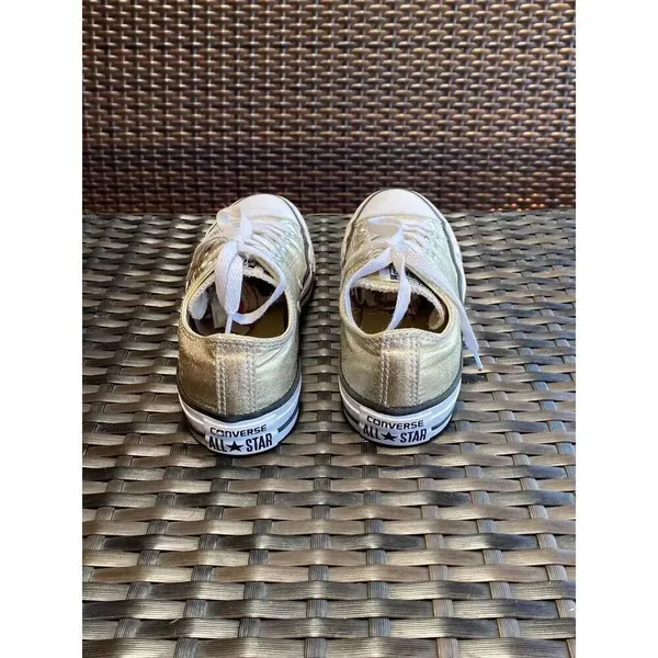 Converse women’s size 6 - Image 2