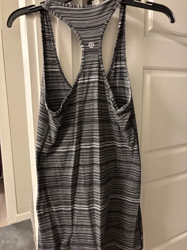 Lululemon tank top - Image 2