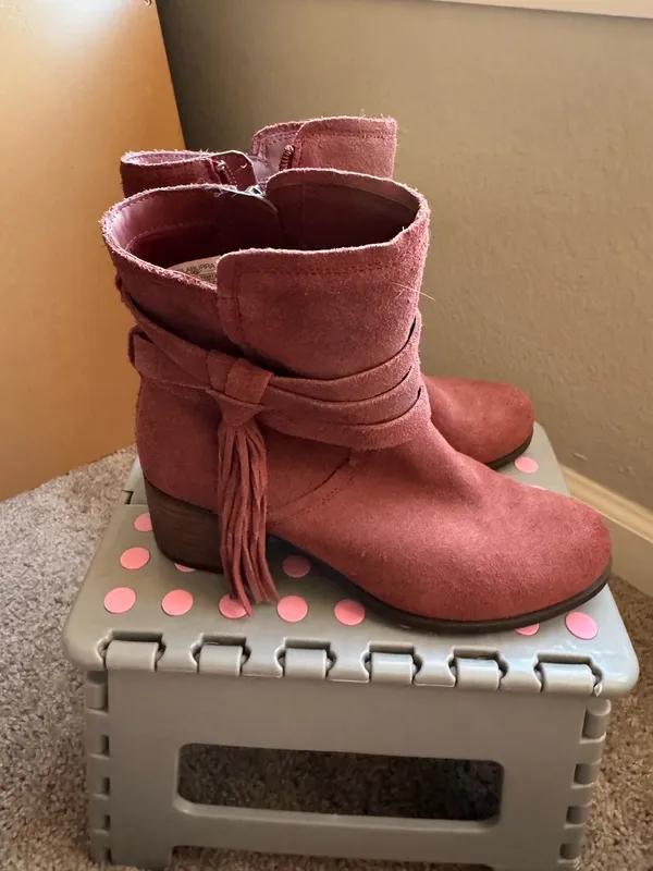 Koolaburra Dusty Rose Tassle Ankle Boot Size 7 - Image 4