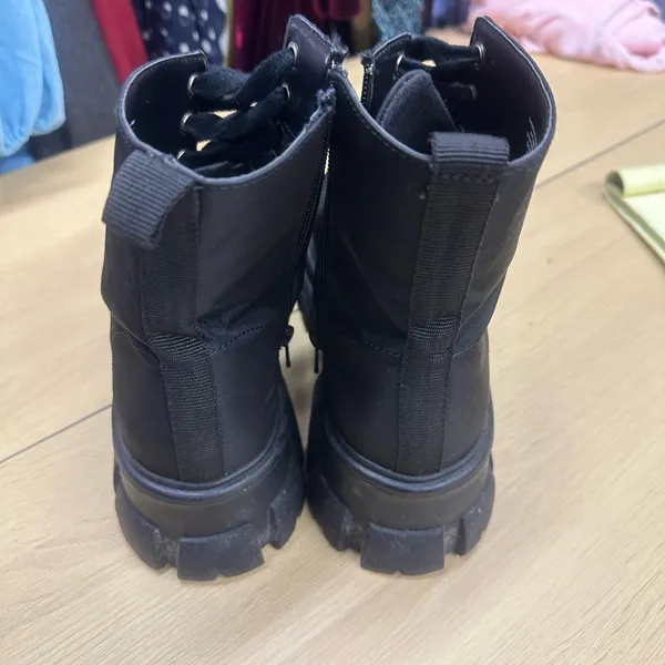 Steve Madden Thora Women’s Black Lace-up Boots Size 9M EUC - Image 4