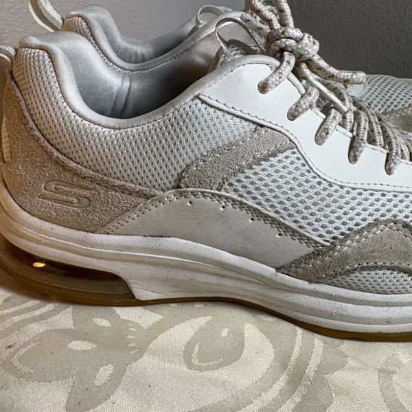 Skechers White and Light Gray Mesh Suede Lace-Up Sneakers size 8 - Image 3
