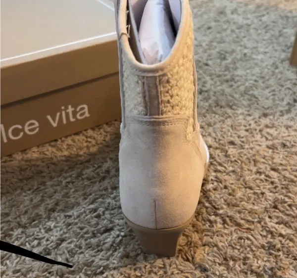 Women’s cream ankle boots - Image 6