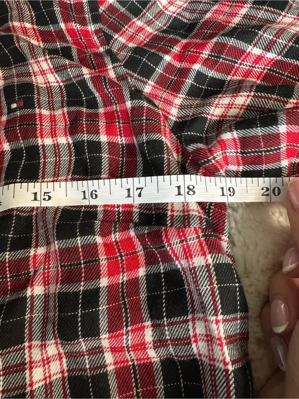 Tommy Hilfiger Women’s Lightweight Plaid Flannel Button-Down Shirt - Image 6