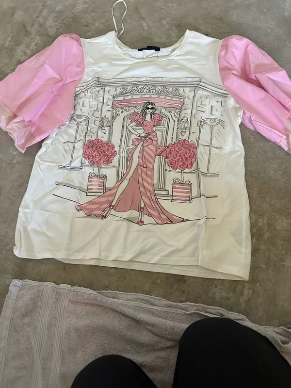 Women’s tee White Size M - Image 3