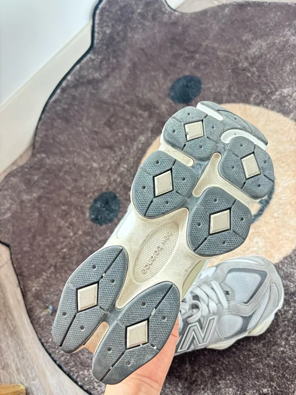New Balance Sneakers 9060 Women’s - Image 2