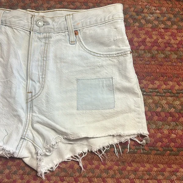 LEVIS BUTTON FLY LIGHT WASH PATCHWORK DISTRESSED CUT OFF SHORTS - Image 2