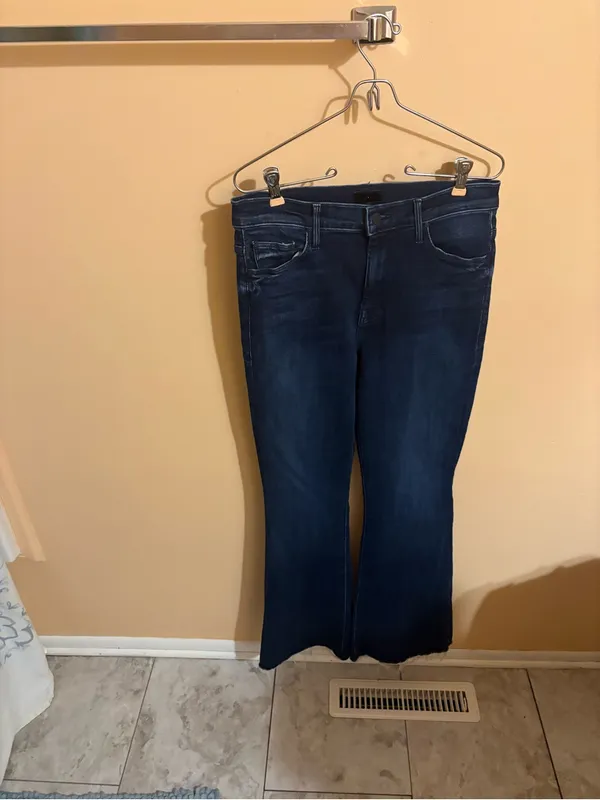 Mother The Weekender Fray Jeans in Mint Condition - Image 3