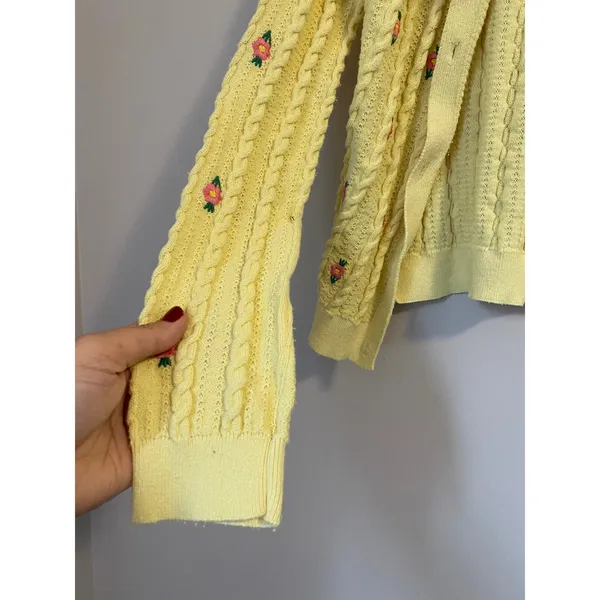 MANGO Flowers Knit Cardigan in yellow with tiny embroidered pink flowers sz. XL - Image 5